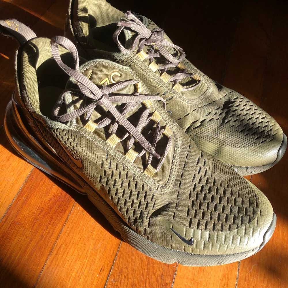 Nike AirMax 270 shoes - Picture 3 of 3